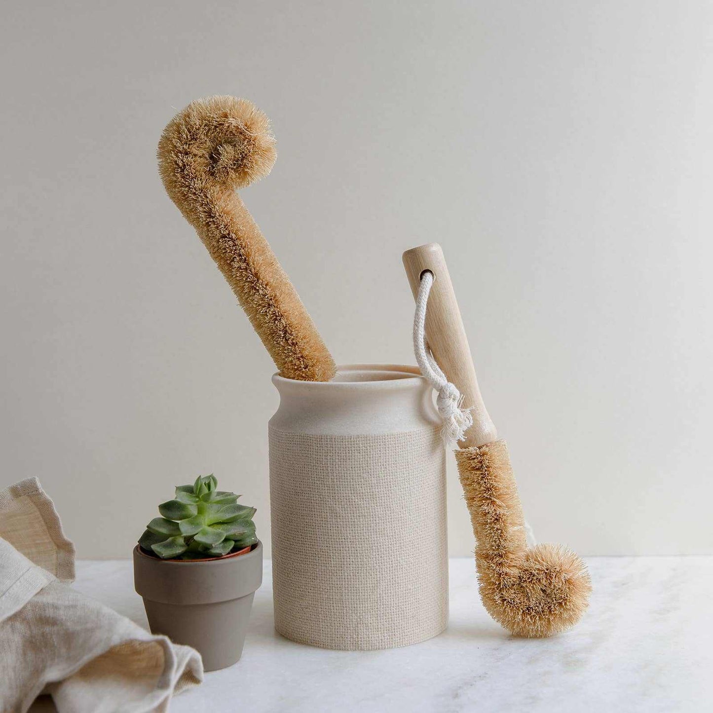 Eco-friendly bamboo and coconut fiber bottle brush for reusable bottles and jars